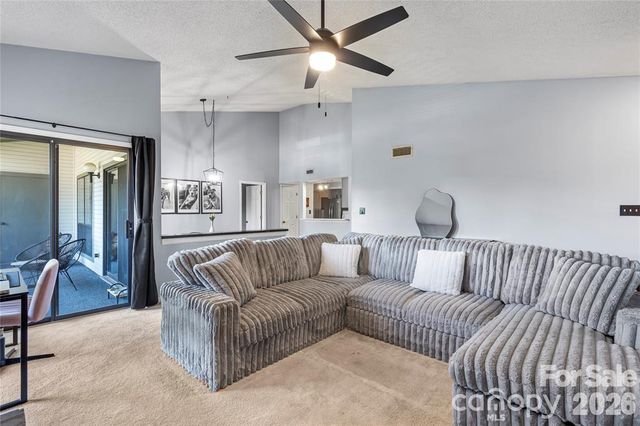 5870 Harris Grove Lane, Charlotte, NC 28212