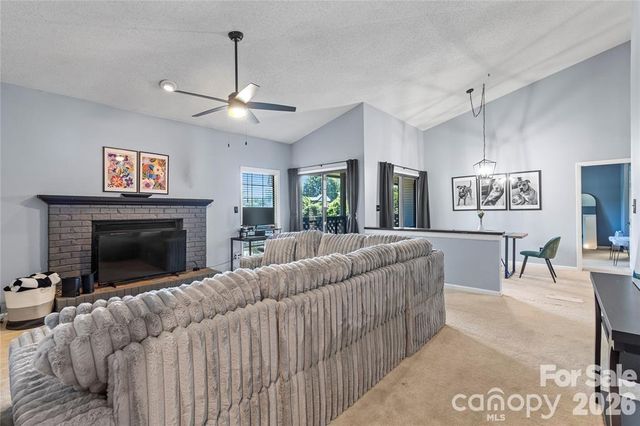 5870 Harris Grove Lane, Charlotte, NC 28212