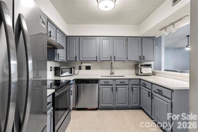 5870 Harris Grove Lane, Charlotte, NC 28212