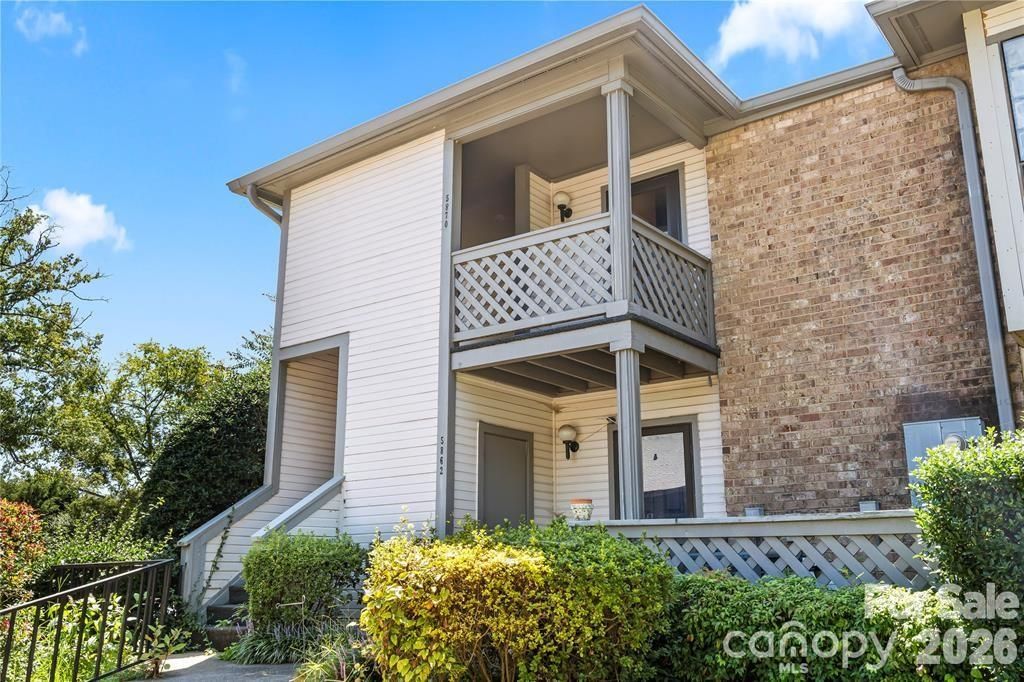 5870 Harris Grove Lane, Charlotte, NC 28212