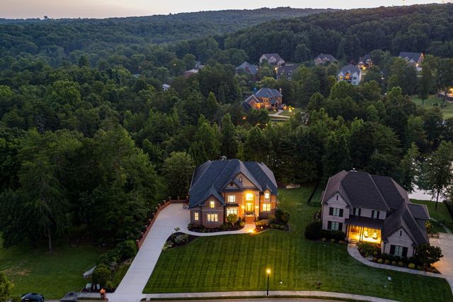 4 Saint Ives Way, Signal Mountain, TN 37377