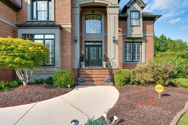 4 Saint Ives Way, Signal Mountain, TN 37377