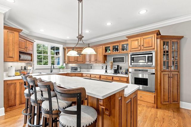 4 Saint Ives Way, Signal Mountain, TN 37377