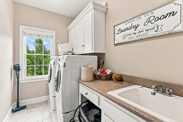 4 Saint Ives Way, Signal Mountain, TN 37377