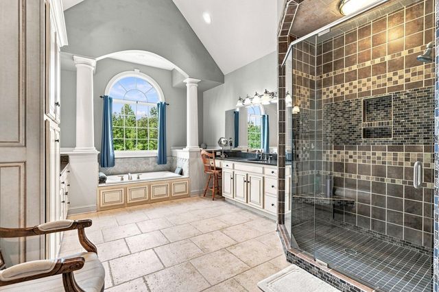 4 Saint Ives Way, Signal Mountain, TN 37377