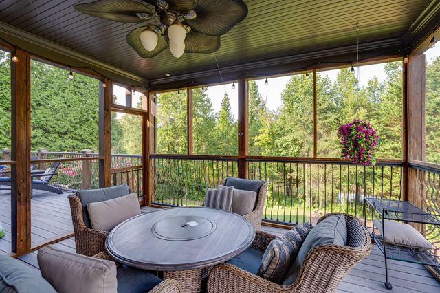 4 Saint Ives Way, Signal Mountain, TN 37377
