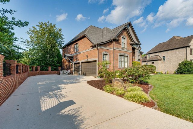 4 Saint Ives Way, Signal Mountain, TN 37377