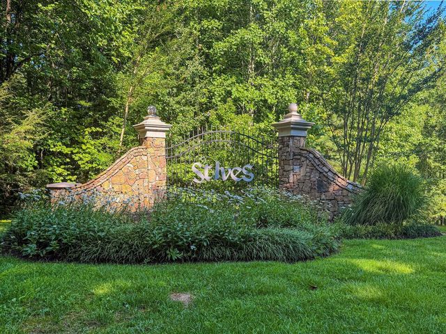 4 Saint Ives Way, Signal Mountain, TN 37377