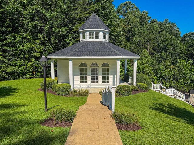 4 Saint Ives Way, Signal Mountain, TN 37377