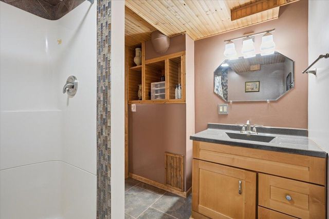 3029 Fairview Avenue N, Roseville, MN 55113