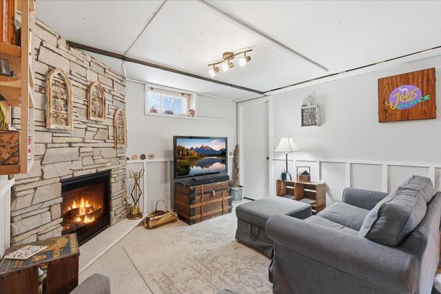 3029 Fairview Avenue N, Roseville, MN 55113