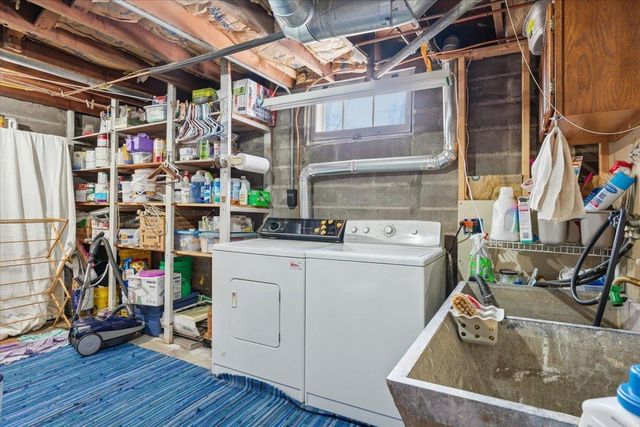 3029 Fairview Avenue N, Roseville, MN 55113