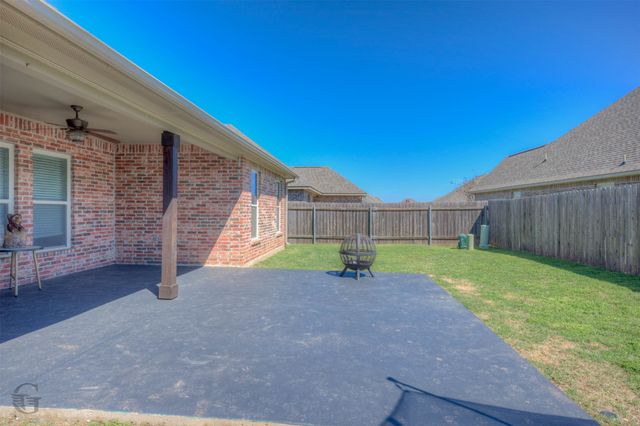 320 Coppice Place, Bossier City, LA 71111
