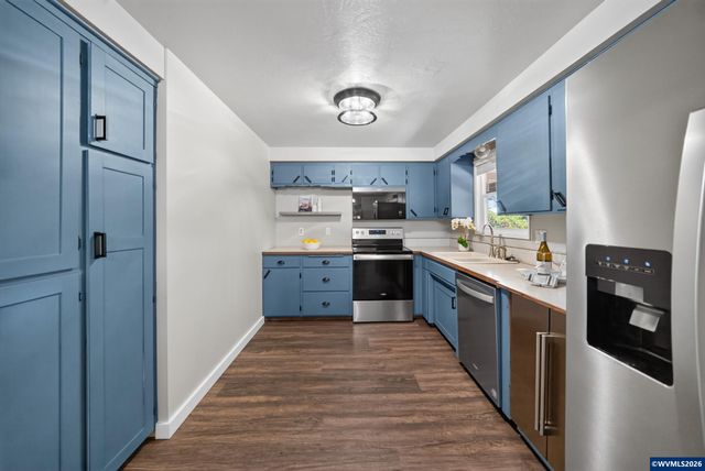 2396 20th Av SE, Albany, OR 97322