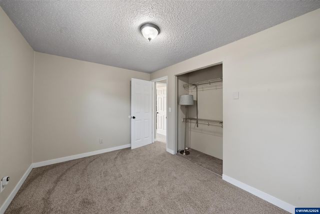 2396 20th Av SE, Albany, OR 97322