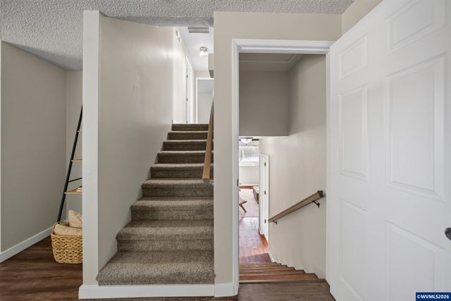 2396 20th Av SE, Albany, OR 97322