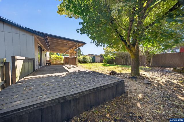 2396 20th Av SE, Albany, OR 97322