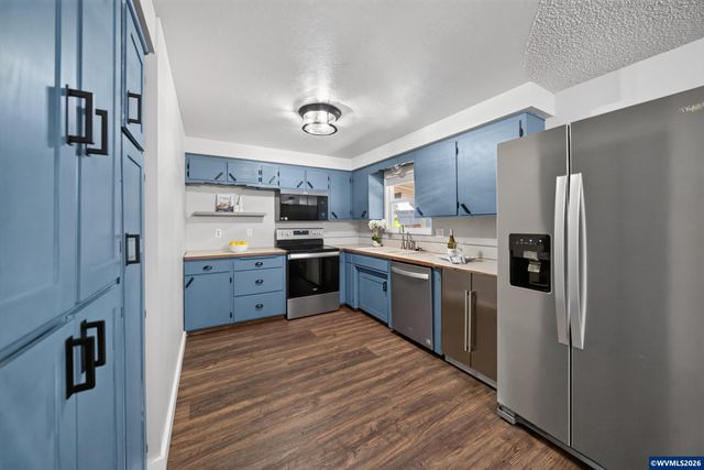 2396 20th Av SE, Albany, OR 97322