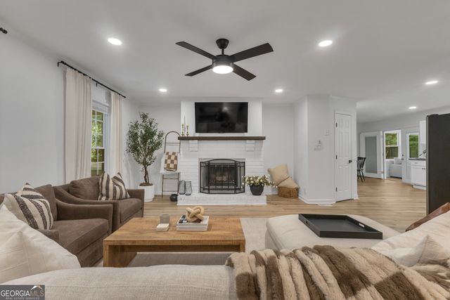 25 Eastwood Drive, Newnan, GA 30265
