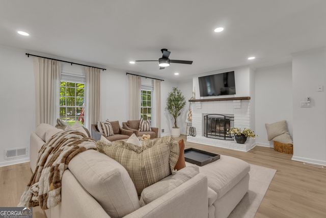 25 Eastwood Drive, Newnan, GA 30265