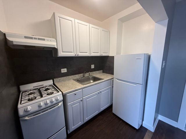 3420 W Irving Park Avenue 28, Chicago, IL 60618