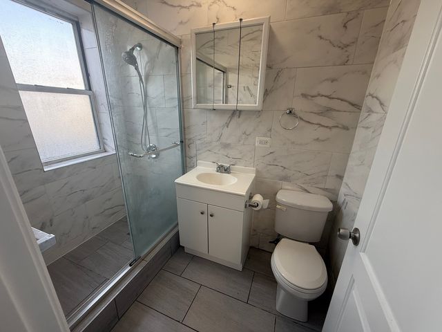 3420 W Irving Park Avenue 28, Chicago, IL 60618