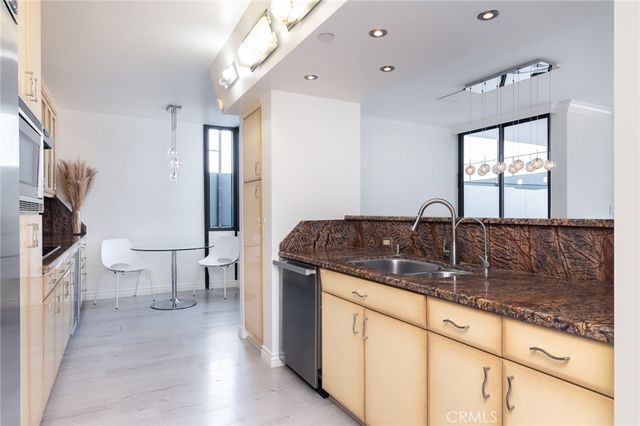 343 E Pioneer Drive 802, Glendale, CA 91203