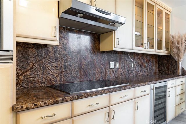 343 E Pioneer Drive 802, Glendale, CA 91203