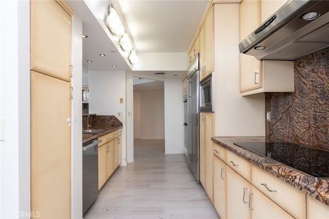 343 E Pioneer Drive 802, Glendale, CA 91203