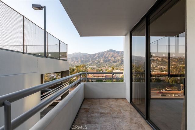 343 E Pioneer Drive 802, Glendale, CA 91203