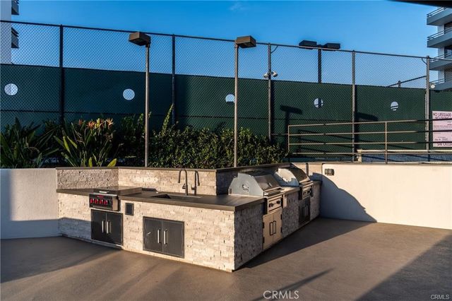 343 E Pioneer Drive 802, Glendale, CA 91203