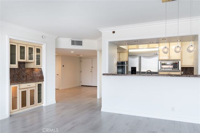 343 E Pioneer Drive 802, Glendale, CA 91203