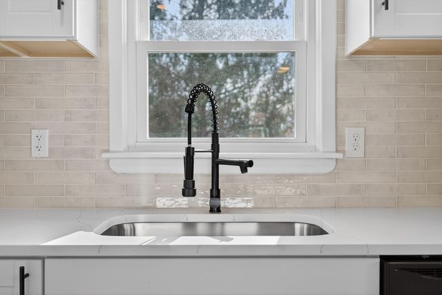 243 Lynnwood Drive, Versailles, KY 40383