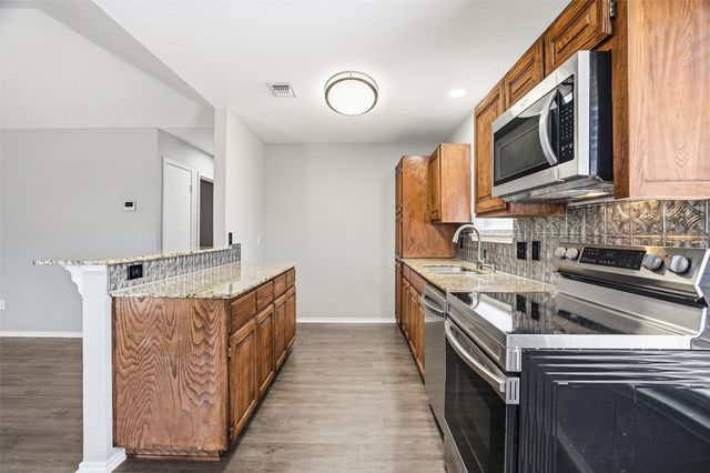 1154 Miles Avenue, Burleson, TX 76028