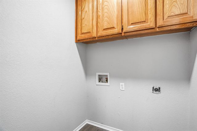 1154 Miles Avenue, Burleson, TX 76028