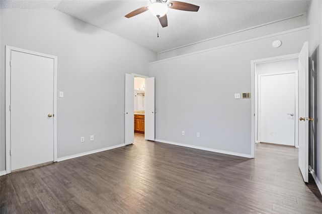 1154 Miles Avenue, Burleson, TX 76028