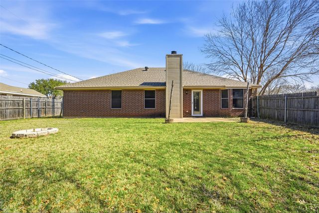 1154 Miles Avenue, Burleson, TX 76028