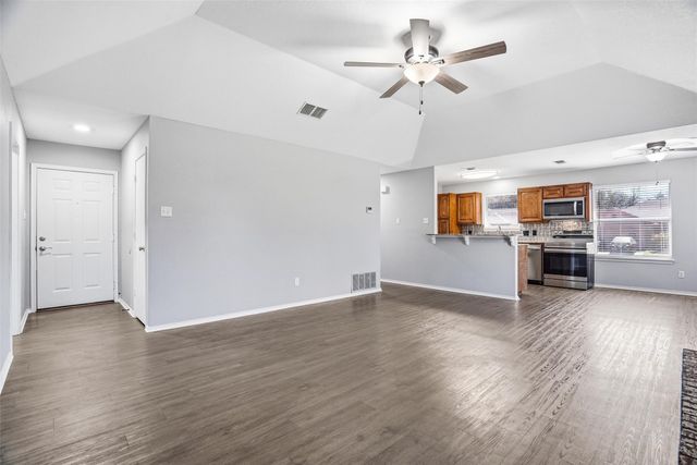 1154 Miles Avenue, Burleson, TX 76028