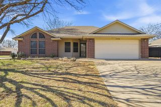 1154 Miles Avenue, Burleson, TX 76028
