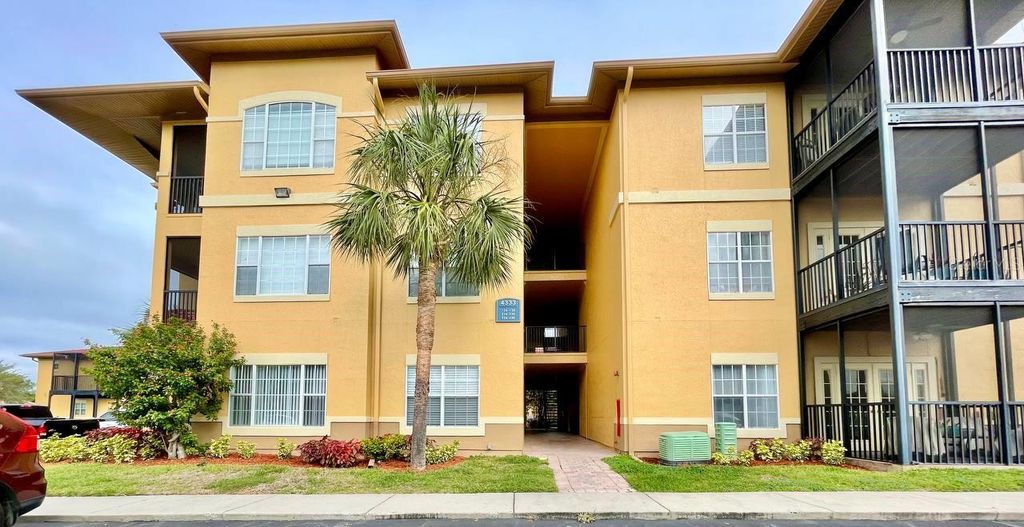 4333 BAYSIDE VILLAGE DRIVE 128, Tampa, FL 33615