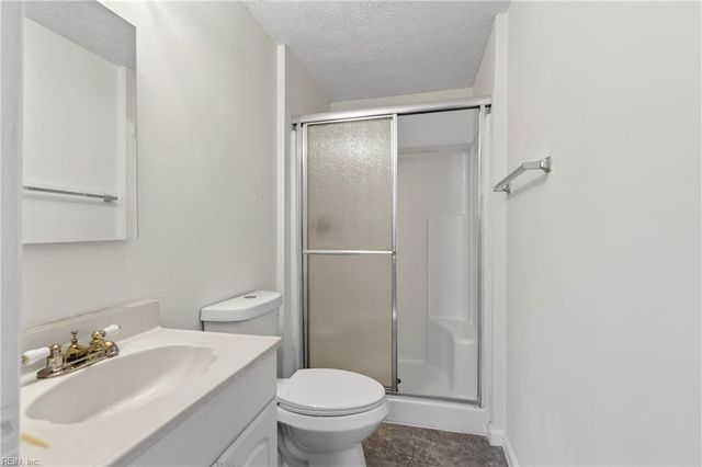 83 Lucinda CT, Hampton, VA 23666