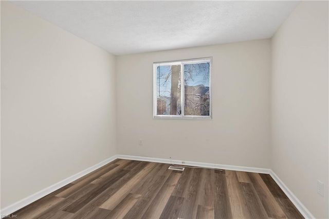 83 Lucinda CT, Hampton, VA 23666