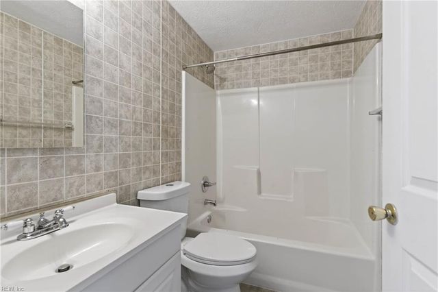 83 Lucinda CT, Hampton, VA 23666