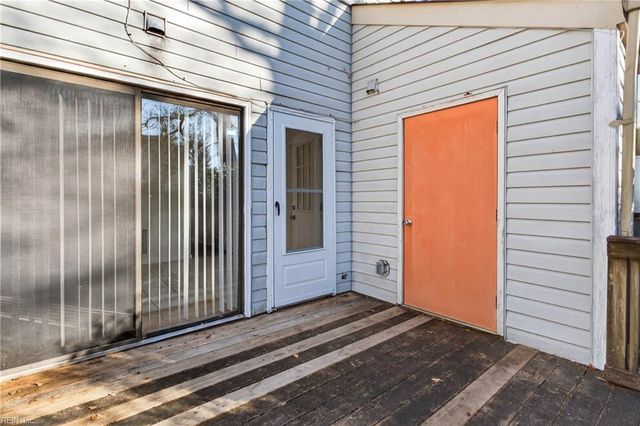 83 Lucinda CT, Hampton, VA 23666