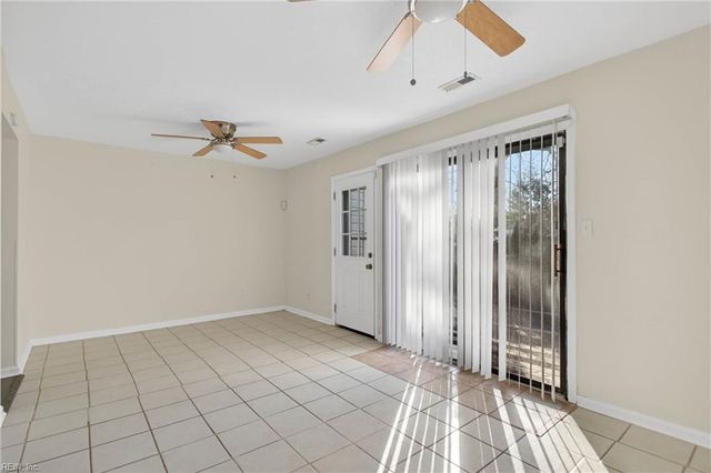 83 Lucinda CT, Hampton, VA 23666