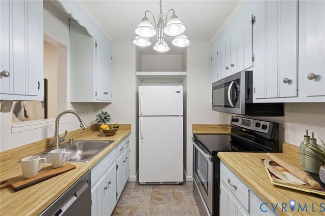 4900 Genlou Cir, Chesterfield, VA 23832