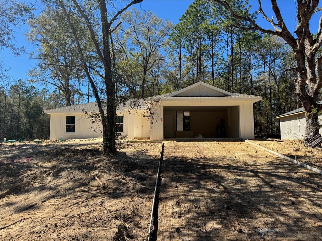 Image 1 of property listing at 214 E CALDWELL DRIVE, Citrus Springs, FL 34434