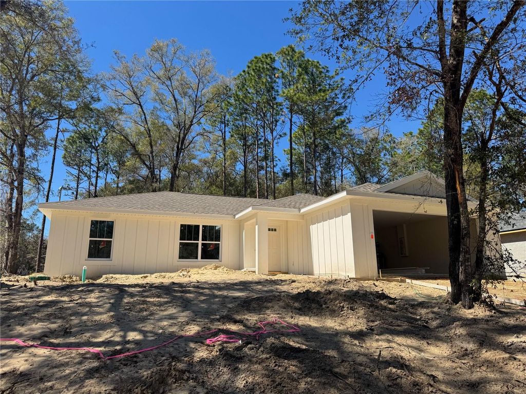 Image 4 of property listing at 214 E CALDWELL DRIVE, Citrus Springs, FL 34434