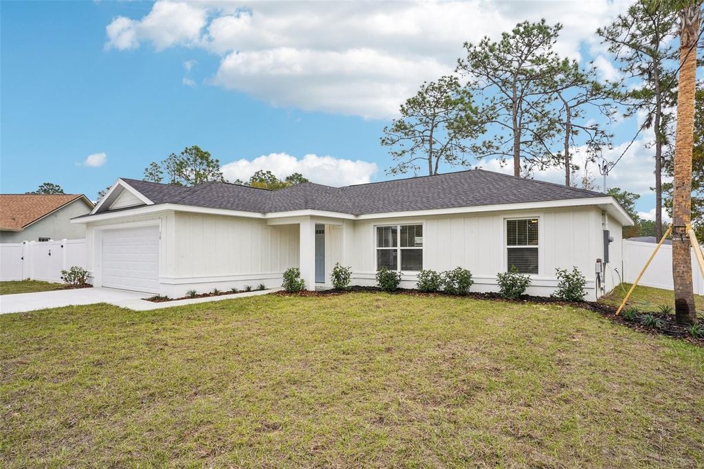 Image 6 of property listing at 214 E CALDWELL DRIVE, Citrus Springs, FL 34434