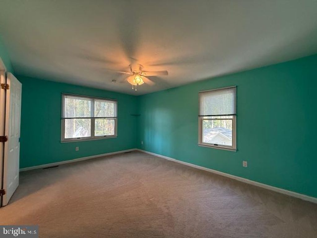 Image 21 of property listing at 259 SACHEM DR, Lusby, MD 20657